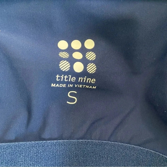 Title Nine Twisted Sister Dress Size Small - Picture 5 of 6